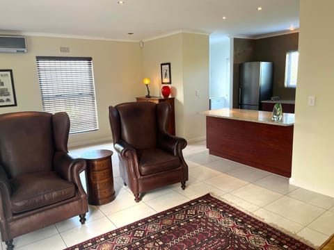3 Monterey Pines Crescent Maison in Cape Town