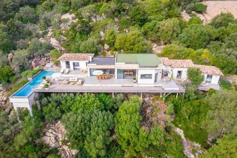 Property building, Day, Natural landscape, Bird's eye view, Pool view, Swimming pool