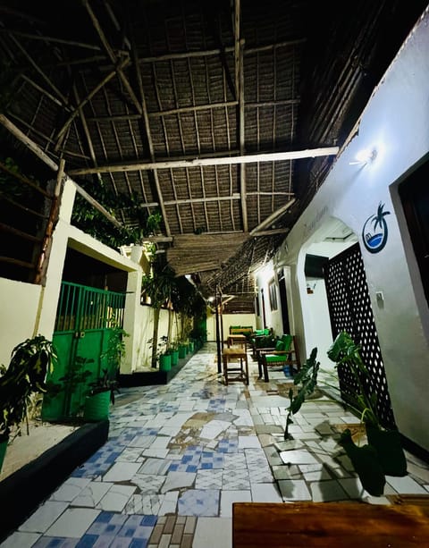 Night, Seating area