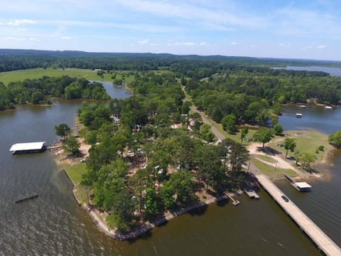 Holly Park Marina Hôtel in Toledo Bend Reservoir