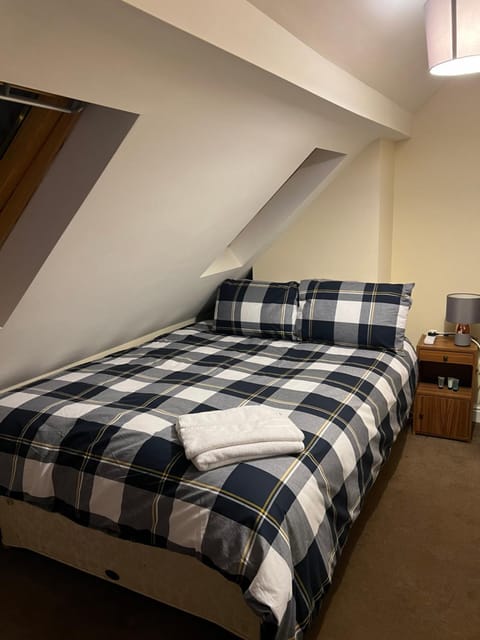 HAMS LODGE - - Strictly Only ONE GUEST ALLOWED IN ONE ROOM A SECOND ACCOMPANYING PERSON WILL NOT BE ALLOWED INTO THE PROPERTY Vacation rental in Metropolitan Borough of Solihull