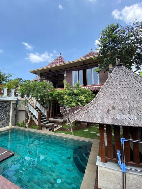 Property building, Day, Pool view, Swimming pool