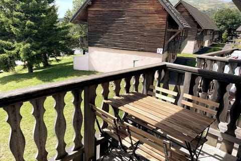 T3 duplex Super Besse, parking, piscine, wifi Apartment in Besse-et-Saint-Anastaise