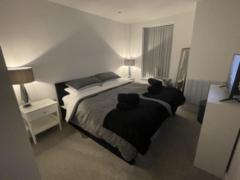 Luxury Spring Stays Lichfield City Centre 2 Bedroom Apartment With Free Secure Parking Apartamento in Lichfield