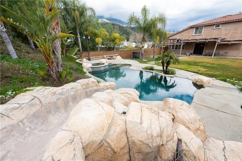 Private-room-Private-entrance-spectacular-city-landscape-views-from-room Vacation rental in Rancho Cucamonga