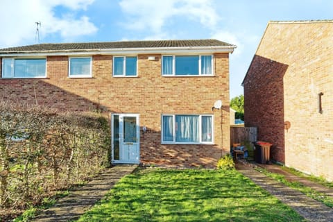 Canterbury home with driveway suitable for vans House in Canterbury