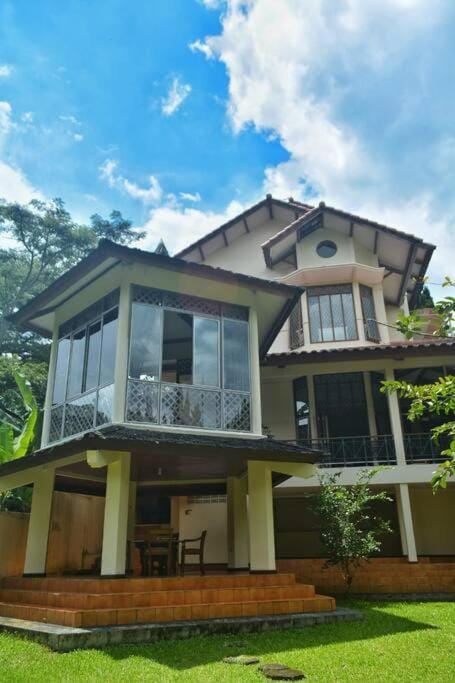 Kuca Dago IV House in Bandung