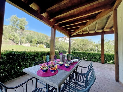 Patio, Day, Natural landscape, Garden, View (from property/room), Dining area, Garden view