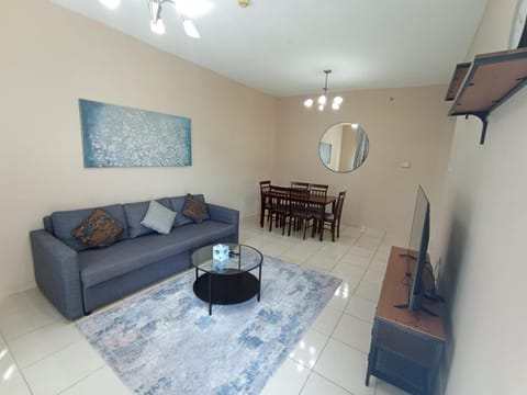 Marbella Holiday Homes - Al Nahda 2BHK Eigentumswohnung in Al Sharjah