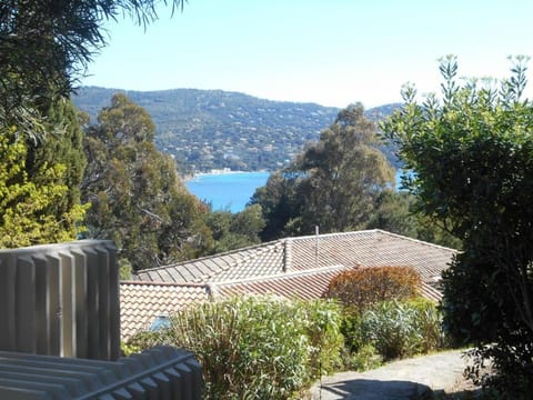 Mazet T2 - Domaine de la Pinède - Piscine Chauffée Condo in Le Lavandou