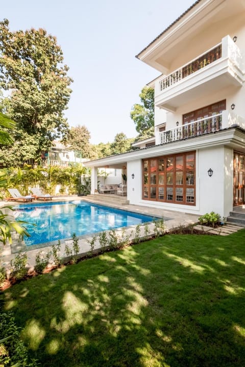 Property building, Garden, Garden view, Pool view, Swimming pool