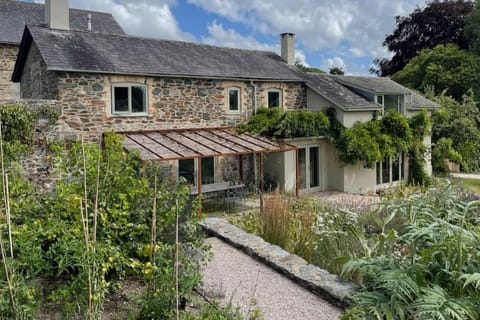 Property building, Garden, Garden view