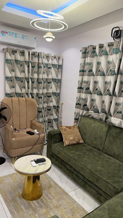 Bomi's Short-let and Apartments Condominio in Lagos