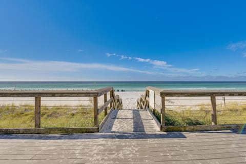 Destin Villa with Patio about 2 Mi to Miramar Beach! Villa in Miramar Beach