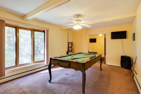 Tobyhanna Abode with Golf and Pool Access! House in Coolbaugh Township