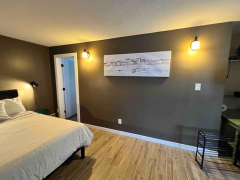 One Bedroom Condo Near Whyte Ave Close to university Condominio in Edmonton