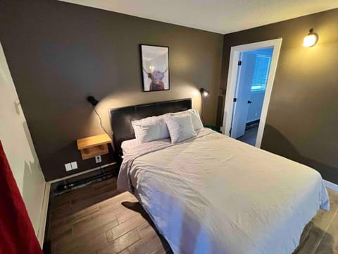 One Bedroom Condo Near Whyte Ave Close to university Copropriété in Edmonton