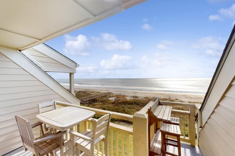 Pelicans Penthouse Condo in Caswell Beach
