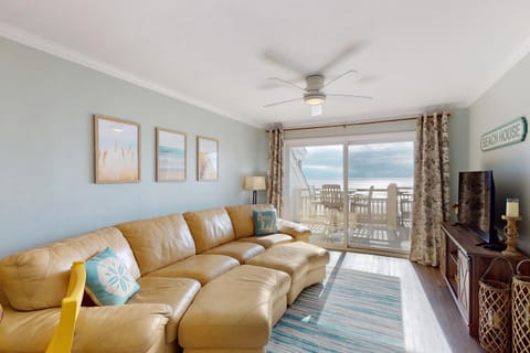 Pelicans Penthouse Condo in Caswell Beach