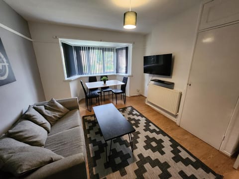 Greenvale Apartment Apartment in Metropolitan Borough of Solihull