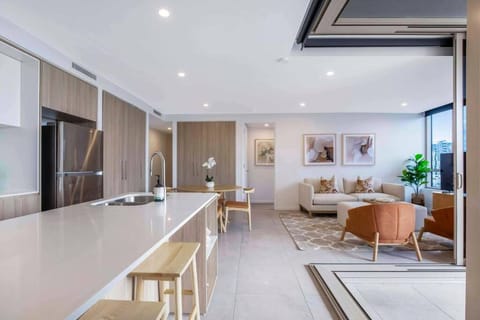 Gabba Oasis:Luxury 3BRM Apt Pool Apartment in Kangaroo Point