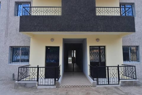 Appartement meublé, 2 douches, 2 chambres Condominio in Yaoundé