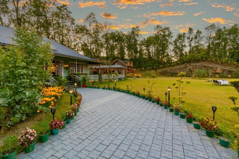 SaffronStays The Woods - Pine Villa Chalet in Dehradun
