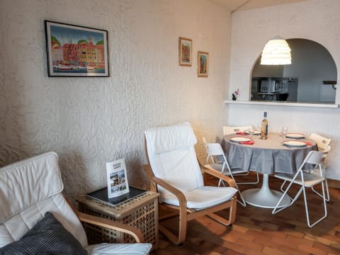 Apartment Les Cascadelles-2 by Interhome Condo in Gassin