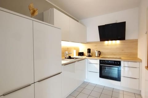 Cozy home - Willkommen in Aachen - Boxspringbett - Balkon Apartment in Eschweiler
