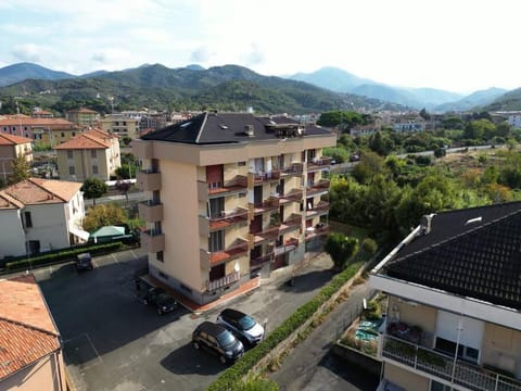 Property building, Bird's eye view, Parking