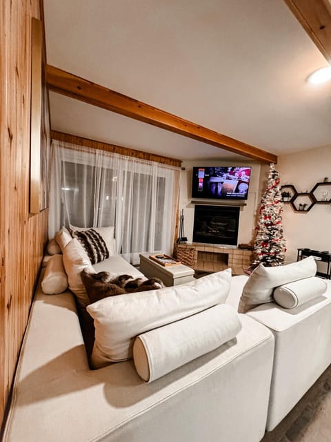 Magnifique VUE LAC et SKI Apartment in Mont-Tremblant