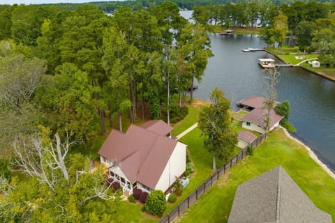 Milledgeville Home with Private Dock and Dock House! Casa in Lake Sinclair