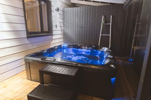 Cozy House with Sauna and Jacuzzi Chalet in Rovaniemi