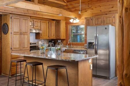 Ozarks Mountain Hideaway Secluded Fall Retreat Haus in Hollister
