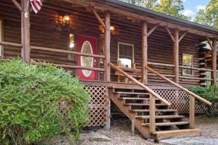 Ozarks Mountain Hideaway Secluded Fall Retreat House in Hollister