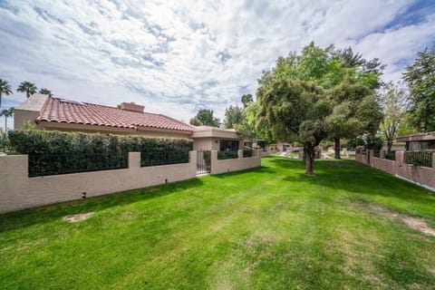 Guest Casita, New Pickleball, Tile Floor House in McCormick Ranch