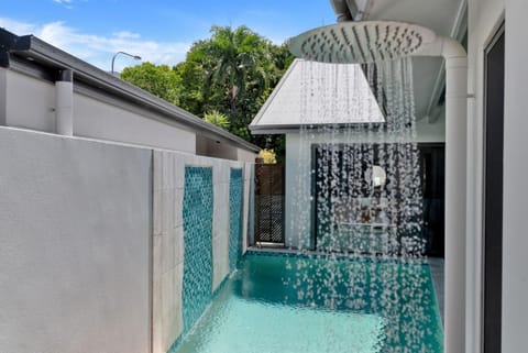 Belle Escapes 100 Cascade Maison in Palm Cove