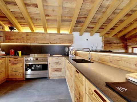 Chalet de luxe avec piscine, spa et garage - 6 ch, 10 pers - Courchevel 1550 - FR-1-575-193 Chalet in Saint-Bon-Tarentaise