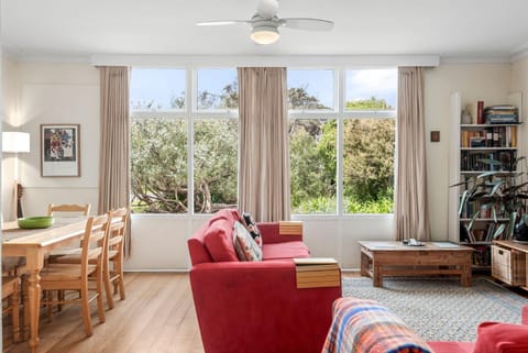 Beach Bach Haus in Point Lonsdale