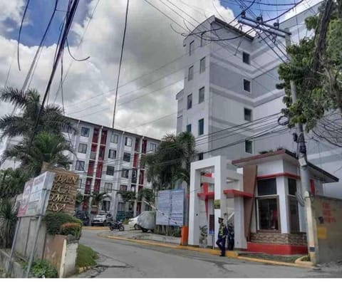 Cebu City 2 Bedroom Condo Unit-WIFI-A/C-Hot Shower (U404) Eigentumswohnung in Cebu City