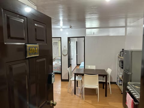 Cebu City 2 Bedroom Condo Unit-WIFI-A/C-Hot Shower (U404) Copropriété in Cebu City