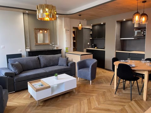 Superbe F3 meublé , hyper centre, fibre, idéal Pro Apartment in Montluçon