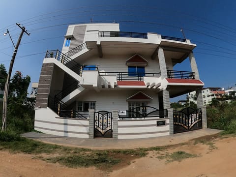 happy holiday Inn service apartment Hôtel in Chikmagalur