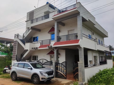 happy holiday Inn service apartment Hotel in Chikmagalur