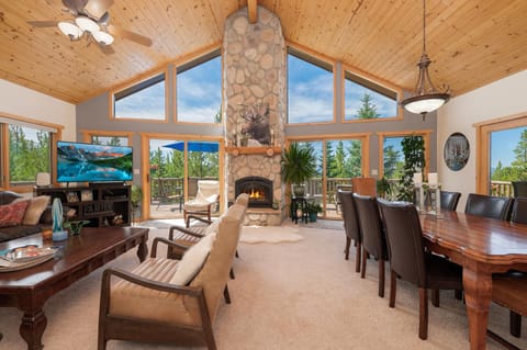 The Gemstone Grand by Leavetown Vacations Casa in Rocky Mountain National Park