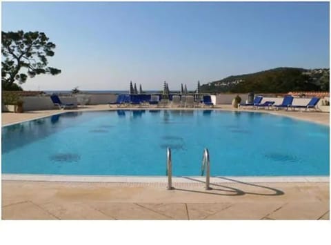 Pool , 150m to beach, seaview Apartment in Villefranche-sur-Mer