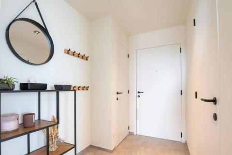 Pure luxe met zwembad en parking Apartment in Ostend