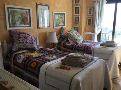 Villa la Cerisaie. Bed and Breakfast in Céret