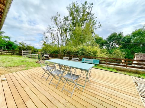 Patio, Natural landscape, Dining area, Garden view