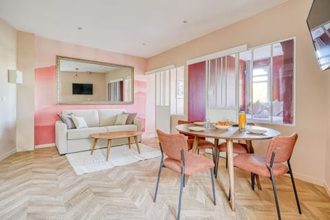 Appartement 2 chambres place Pereire 17ème arrondissement Apartment in Levallois-Perret